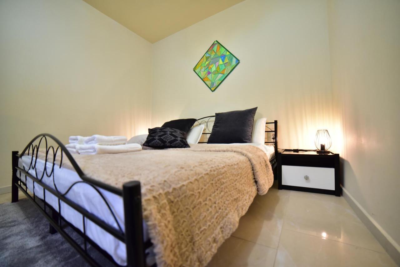 Flh - A&M Central Studio Apartment Sibiu Luaran gambar